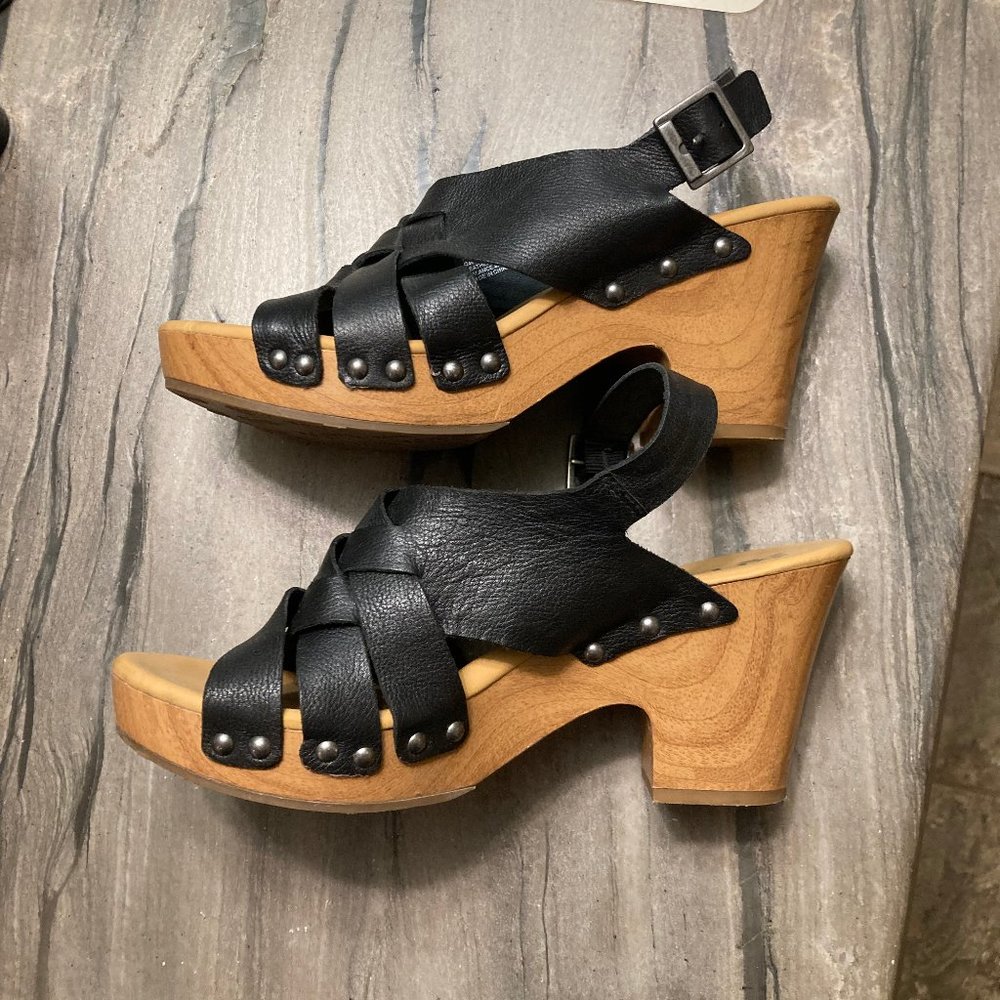 Korks Platform Clog Sandal - Size 9m - image 2